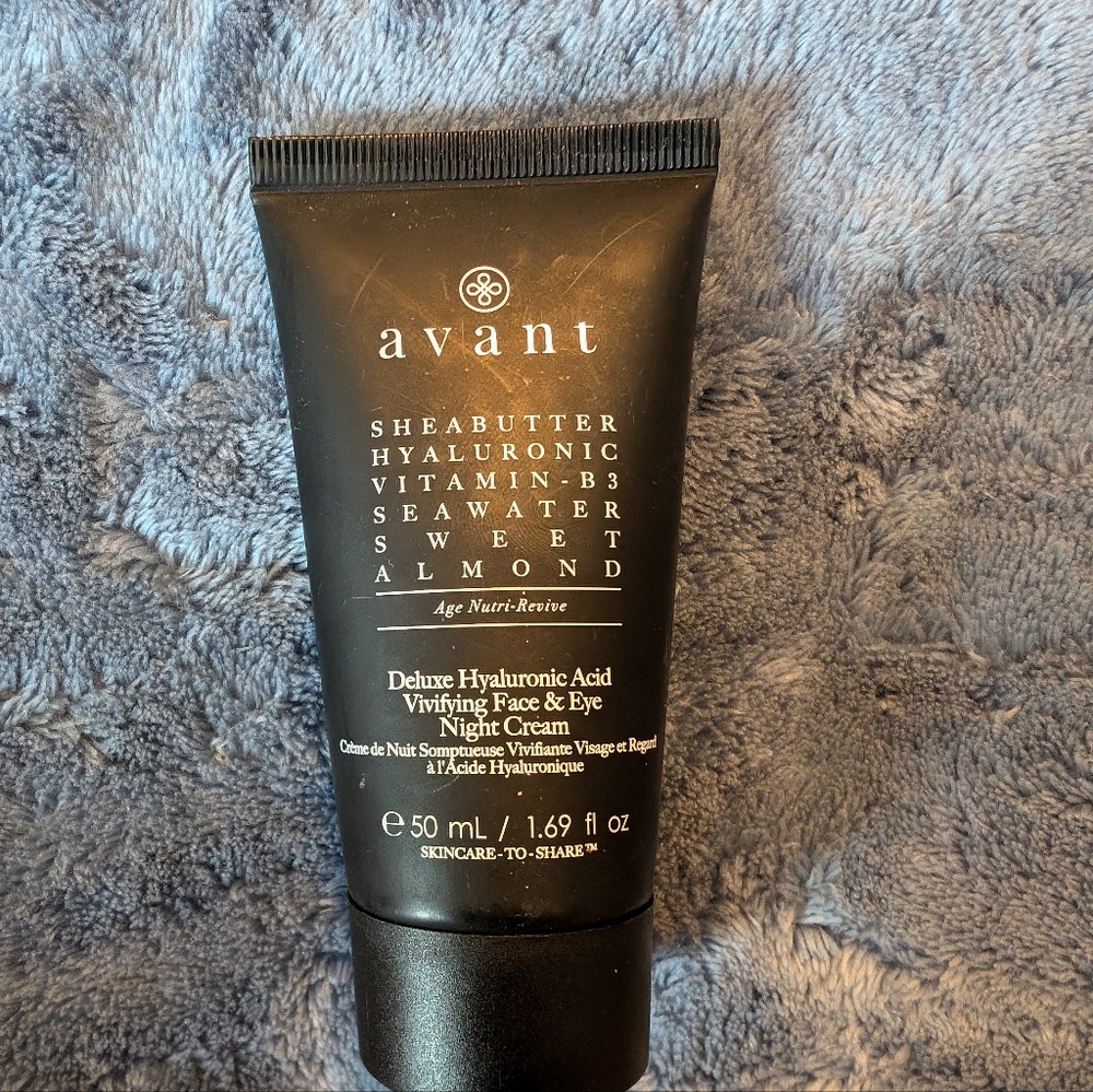 Avant Deluxe Hyaluronic Acid Vivifying Face & Eye Night Cream 1.69 fl.oz 50 mL